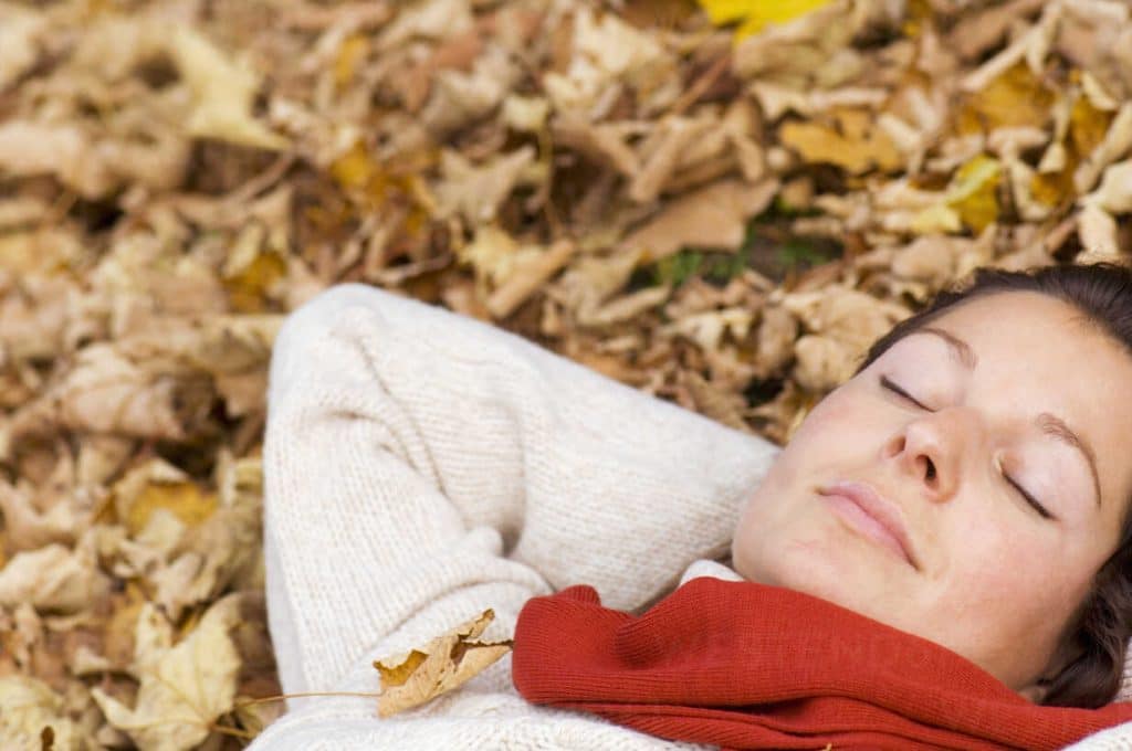 Čo je jesenná únava? Únava, depresia a zlá nálada- ako bojovať pri zmene ročných období -vitamíny, adapténogeny, bylinky.